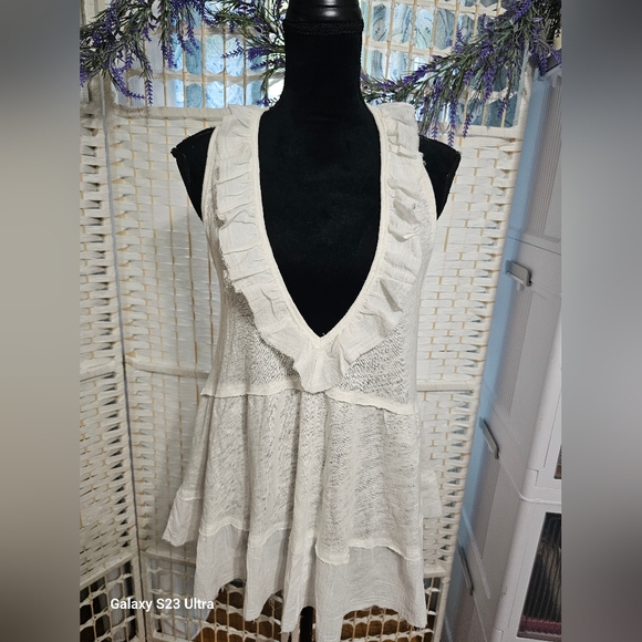 Free People White Burnout Linen Blend Raw Edge Ruffled Tiered Low V Tank Top - Picture 2 of 7